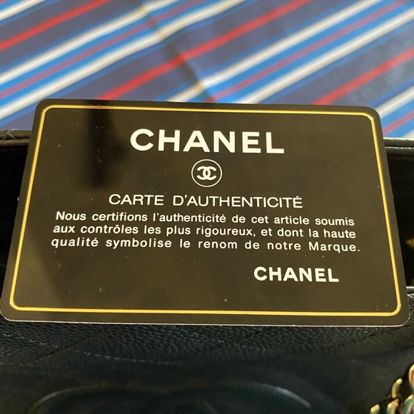 VINTAGE CHANEL Black Petite Shopping Tote - Picture 3 of 6